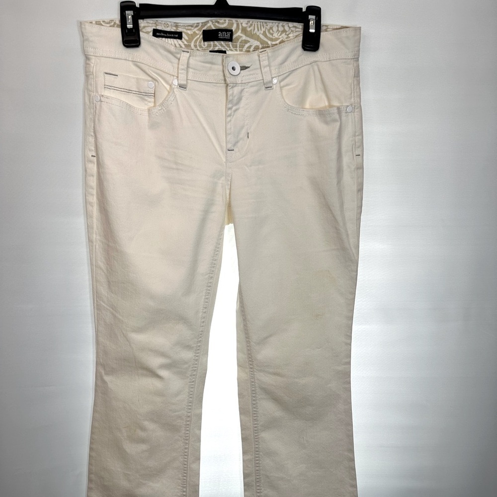 A.N.A A New Approach Modern Boot Cut Womens Size 8 Cream Denim Jeans Pants